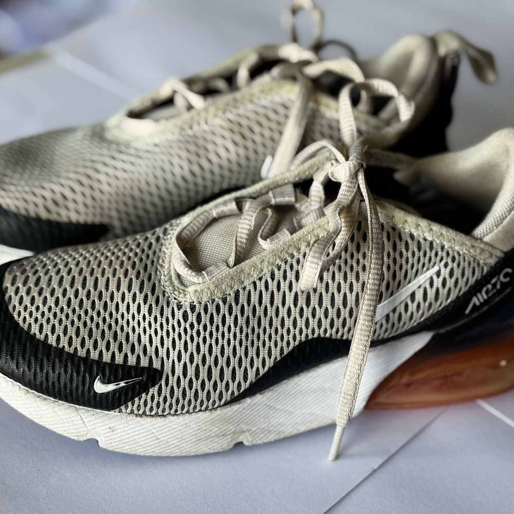 Nike Kids Sneakers in Cream and Black